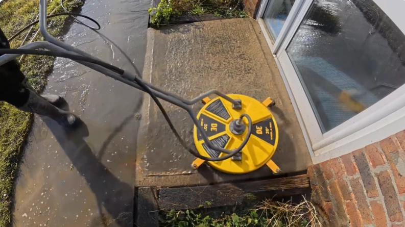 Surface cleaner rotating tool Springfield driveway